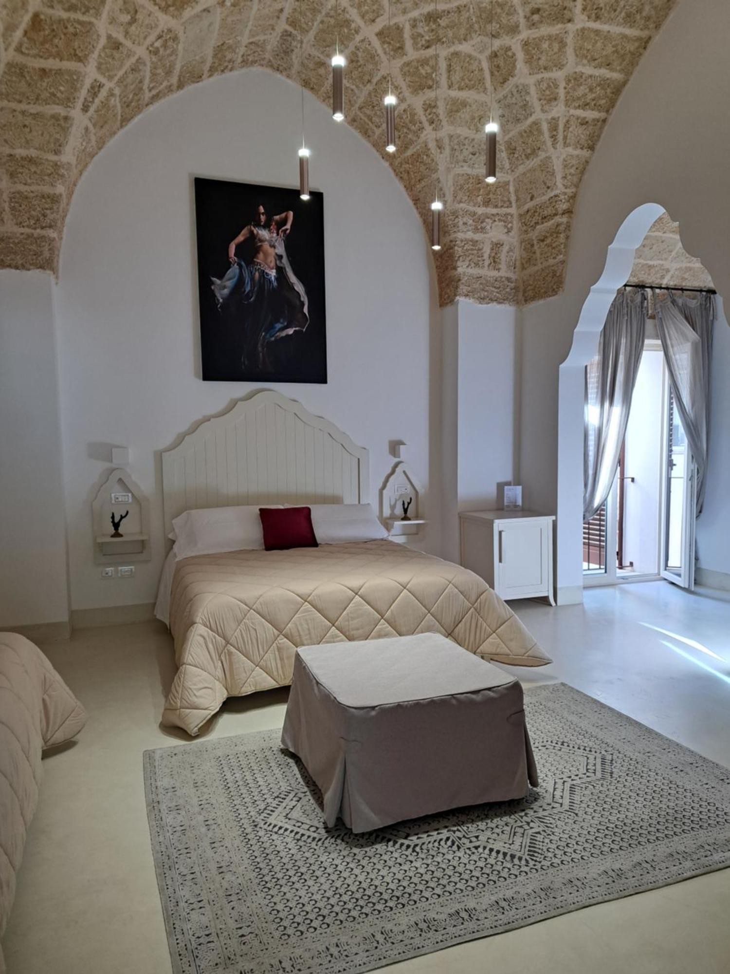 Palazzo Alma Luxury Rooms Казарано Екстериор снимка