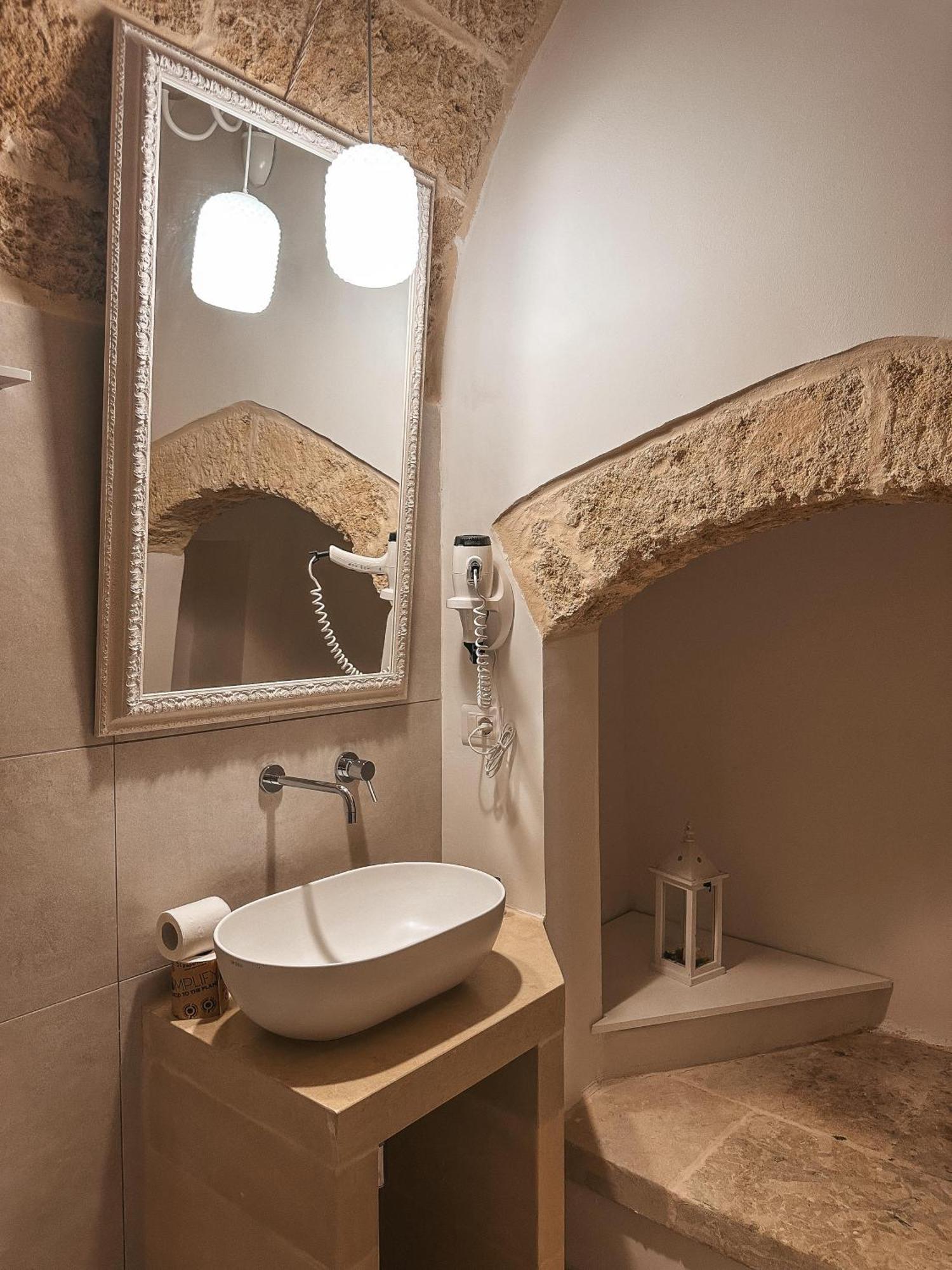Palazzo Alma Luxury Rooms Казарано Екстериор снимка