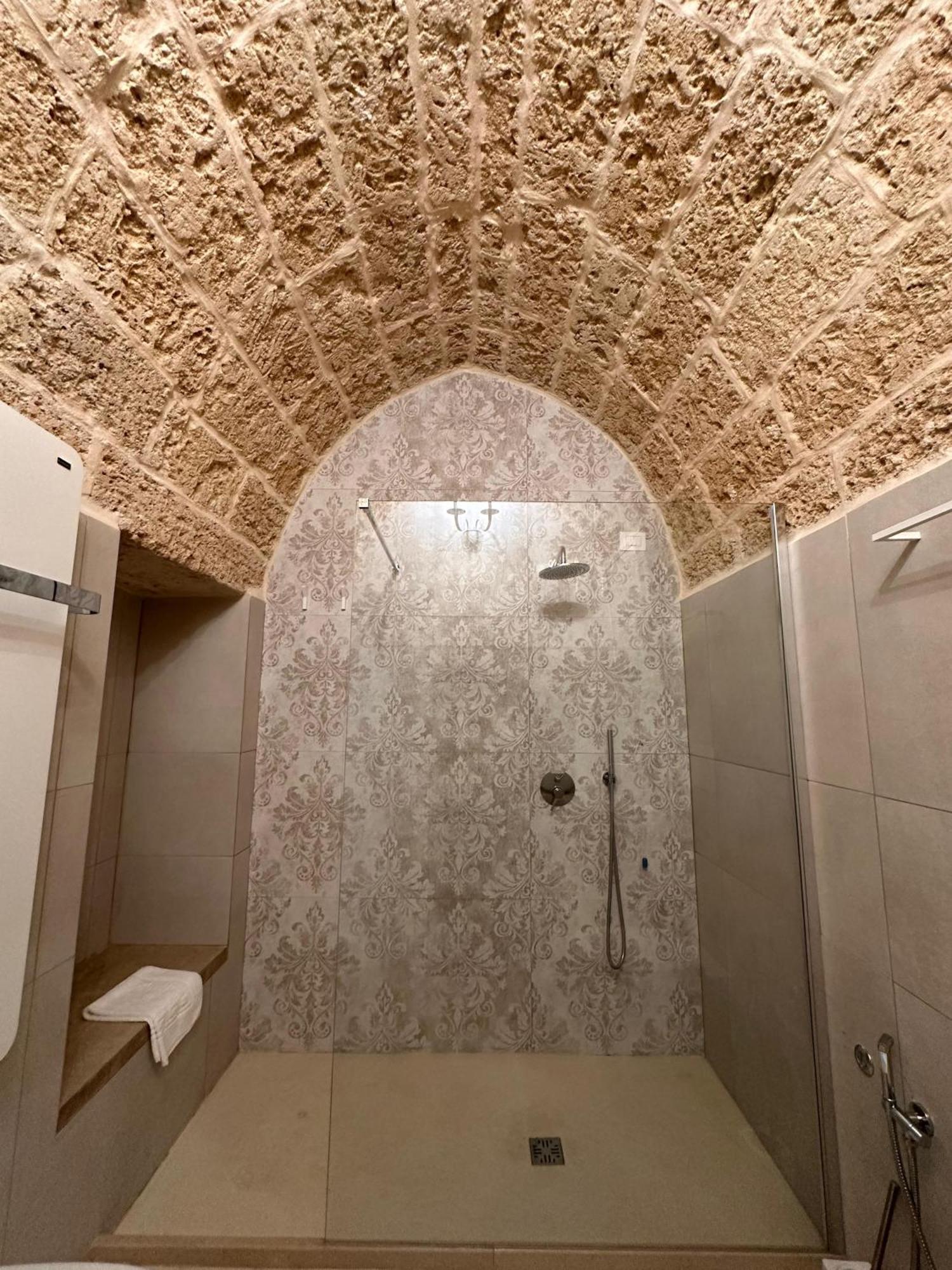 Palazzo Alma Luxury Rooms Казарано Екстериор снимка