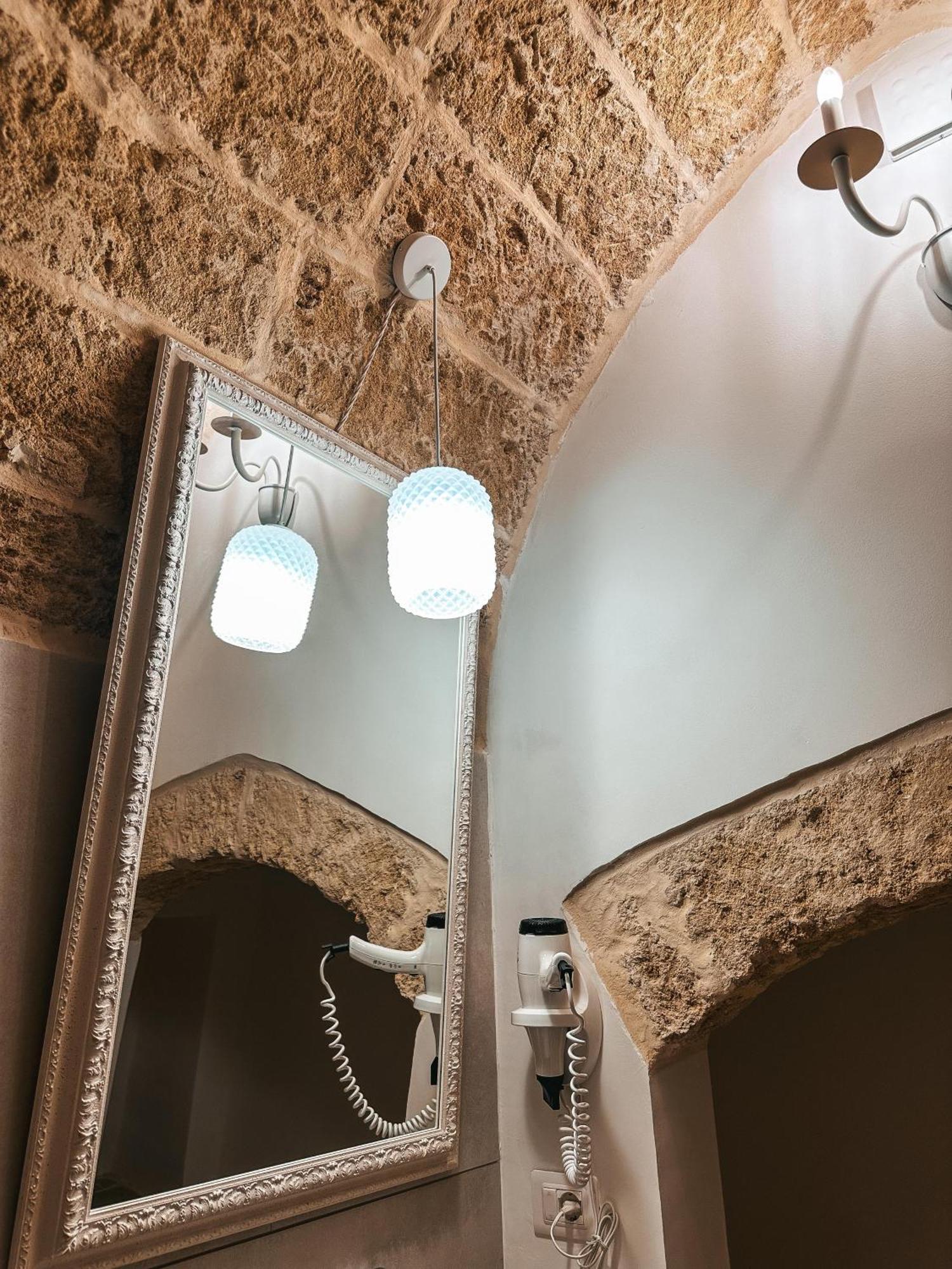Palazzo Alma Luxury Rooms Казарано Екстериор снимка