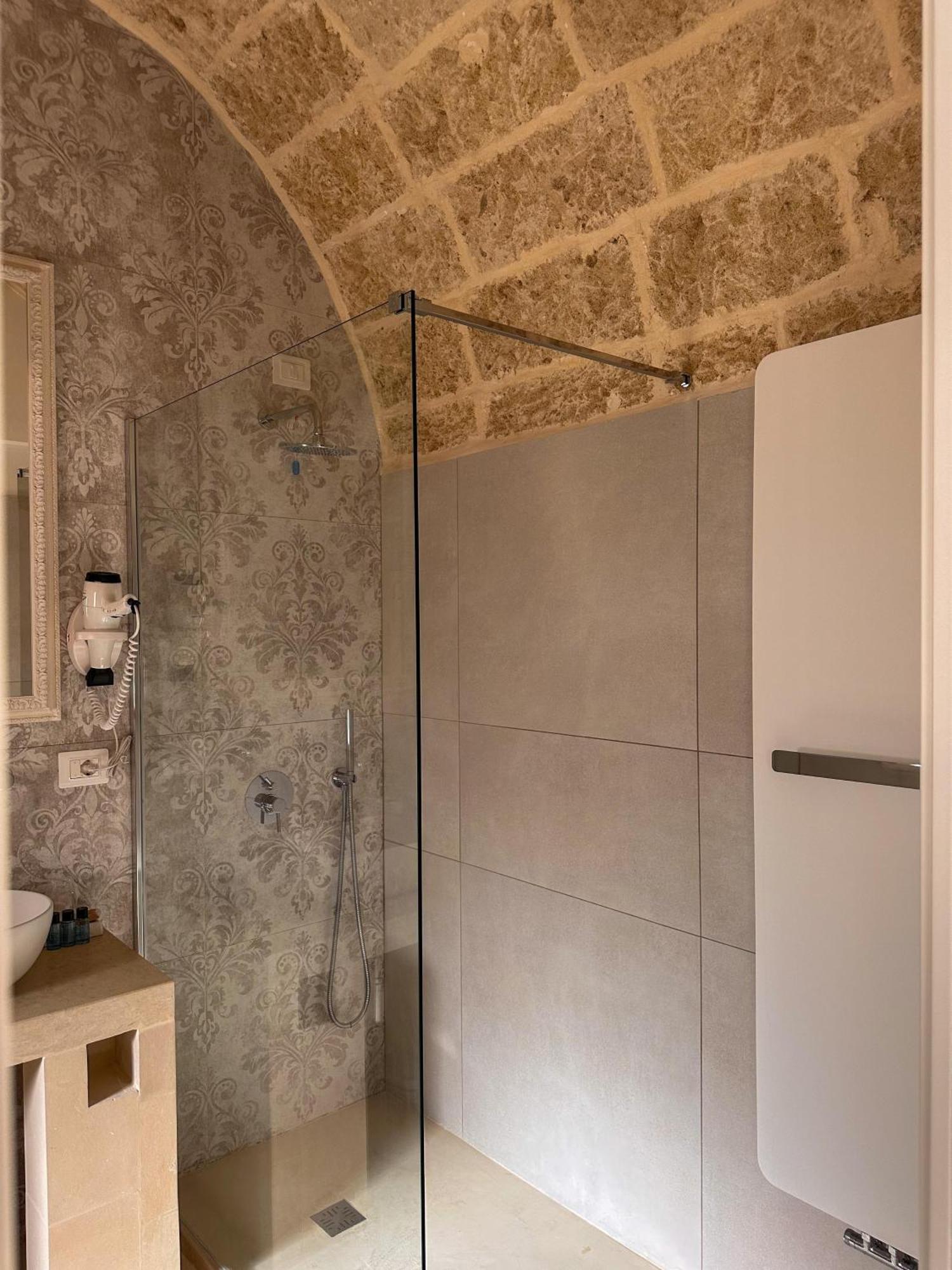 Palazzo Alma Luxury Rooms Казарано Екстериор снимка
