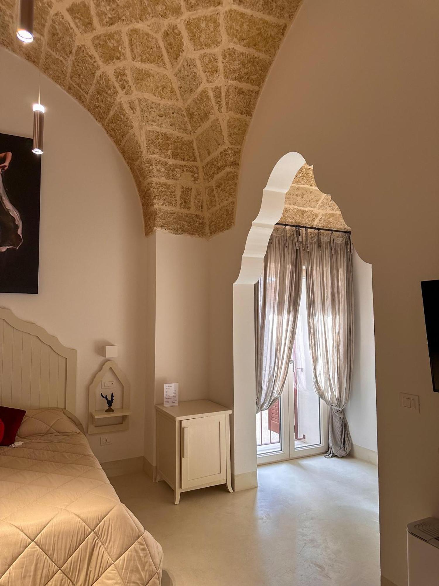 Palazzo Alma Luxury Rooms Казарано Екстериор снимка