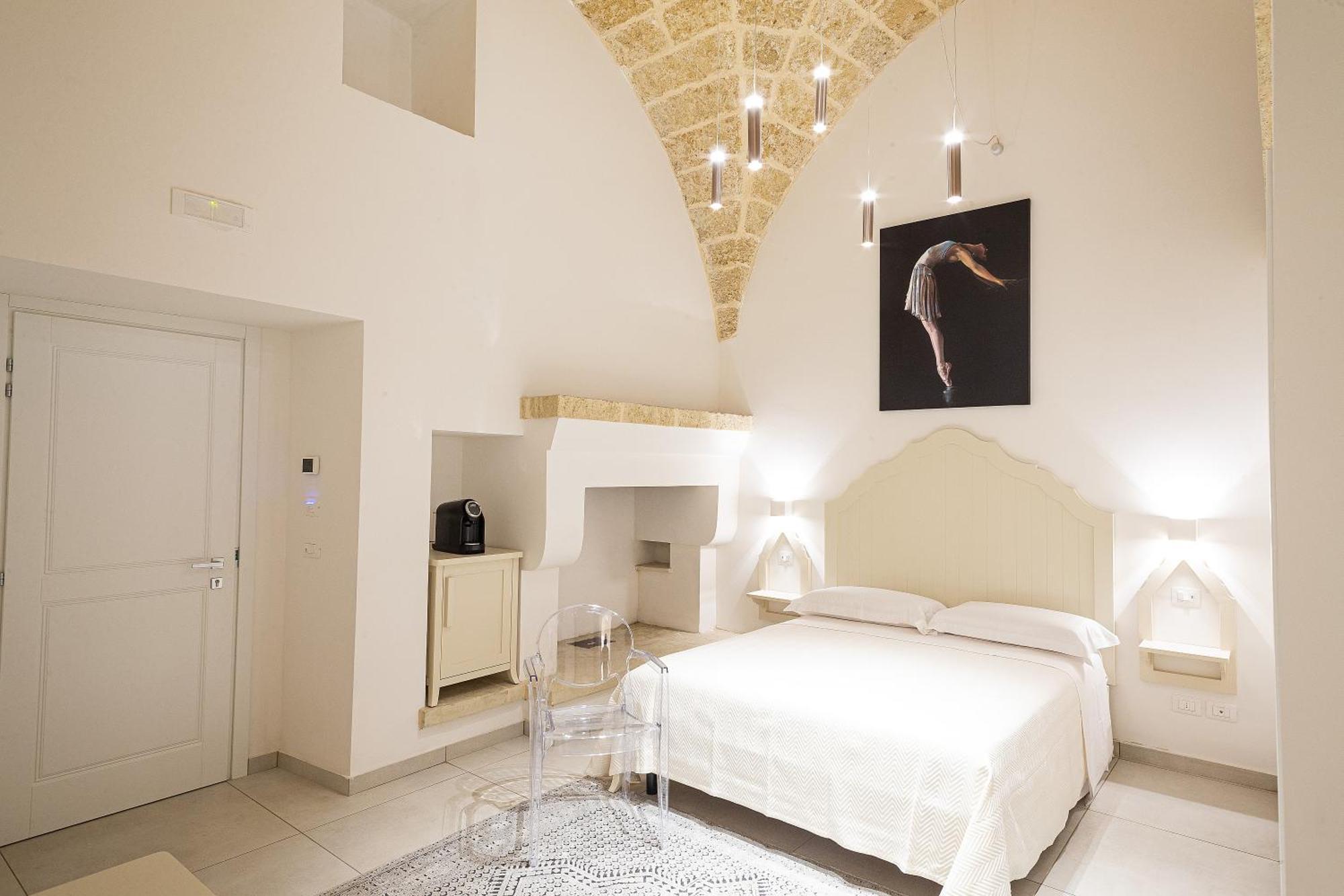 Palazzo Alma Luxury Rooms Казарано Екстериор снимка